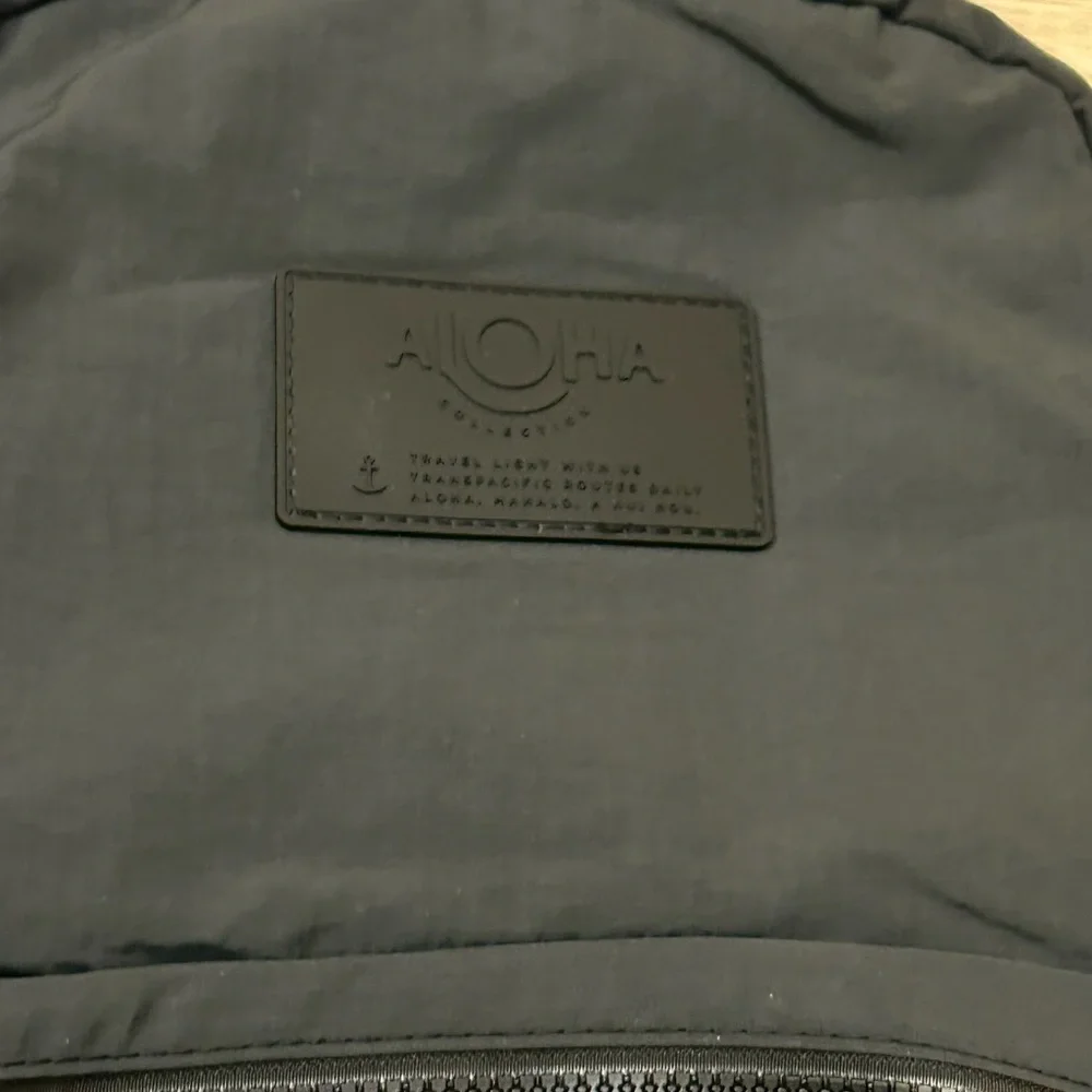 ✨LAST ONE✨NWT Aloha Collection Keep It Light Backpack Black - Picture 11 of 13